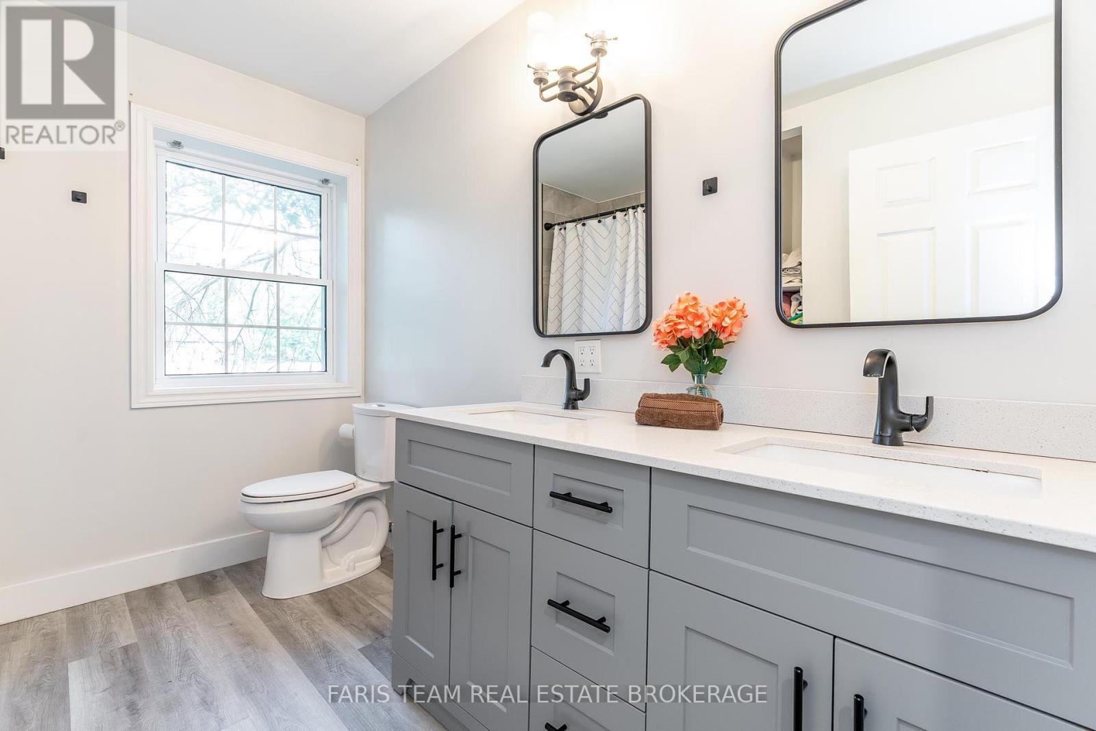 Photo 15 of 3563 Timberline Avenue, Severn ON