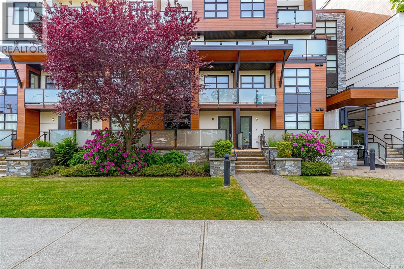 #102 4000 SHELBOURNE ST - 5