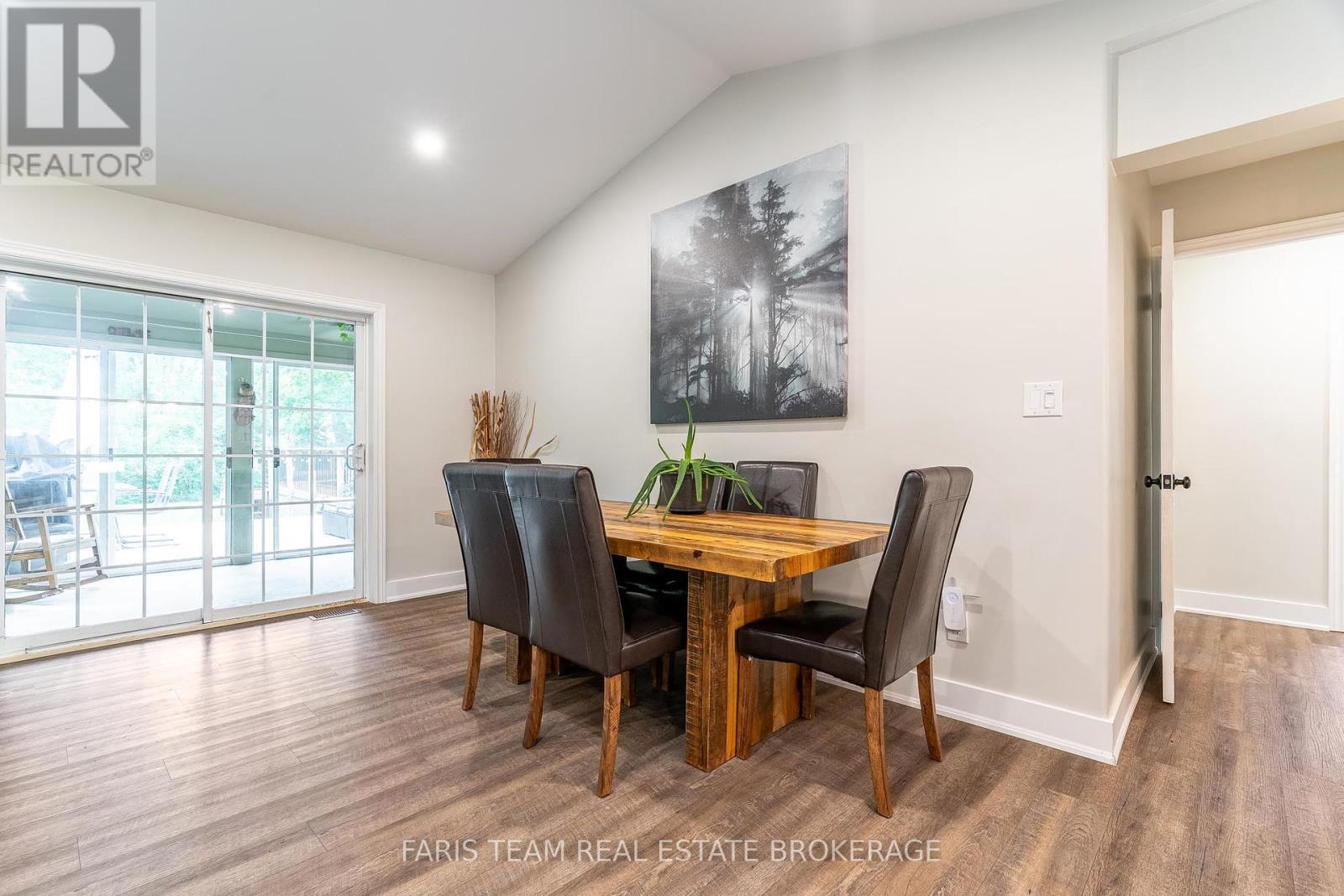 Photo 33 of 3563 Timberline Avenue, Severn ON