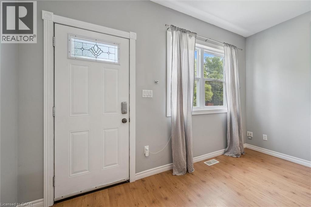 Photo 10 of 241 8 Highway, Dundas ON