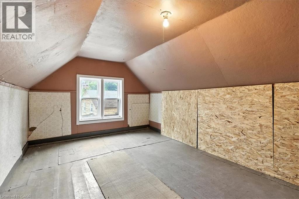 Photo 35 of 64 Lancaster Street E, Kitchener ON