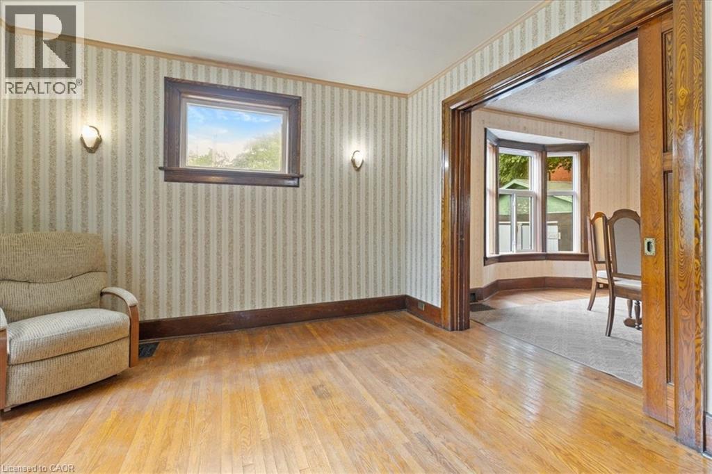 Photo 40 of 64 Lancaster Street E, Kitchener ON