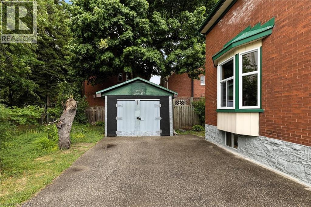 Photo 45 of 64 Lancaster Street E, Kitchener ON