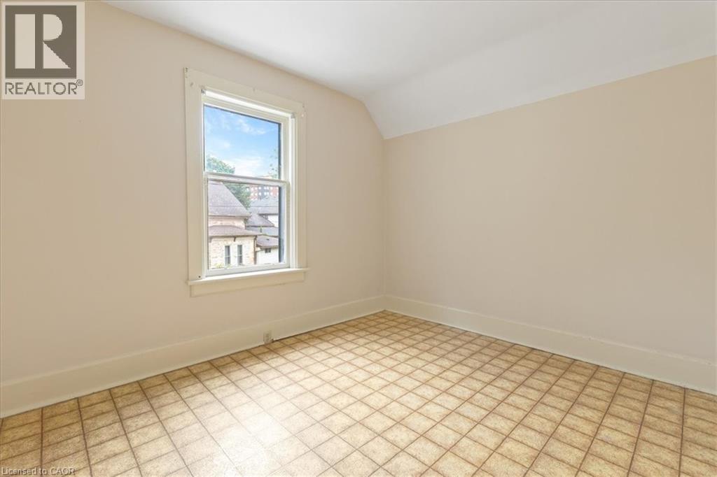Photo 14 of 64 Lancaster Street E, Kitchener ON