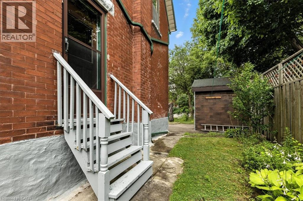 Photo 46 of 64 Lancaster Street E, Kitchener ON