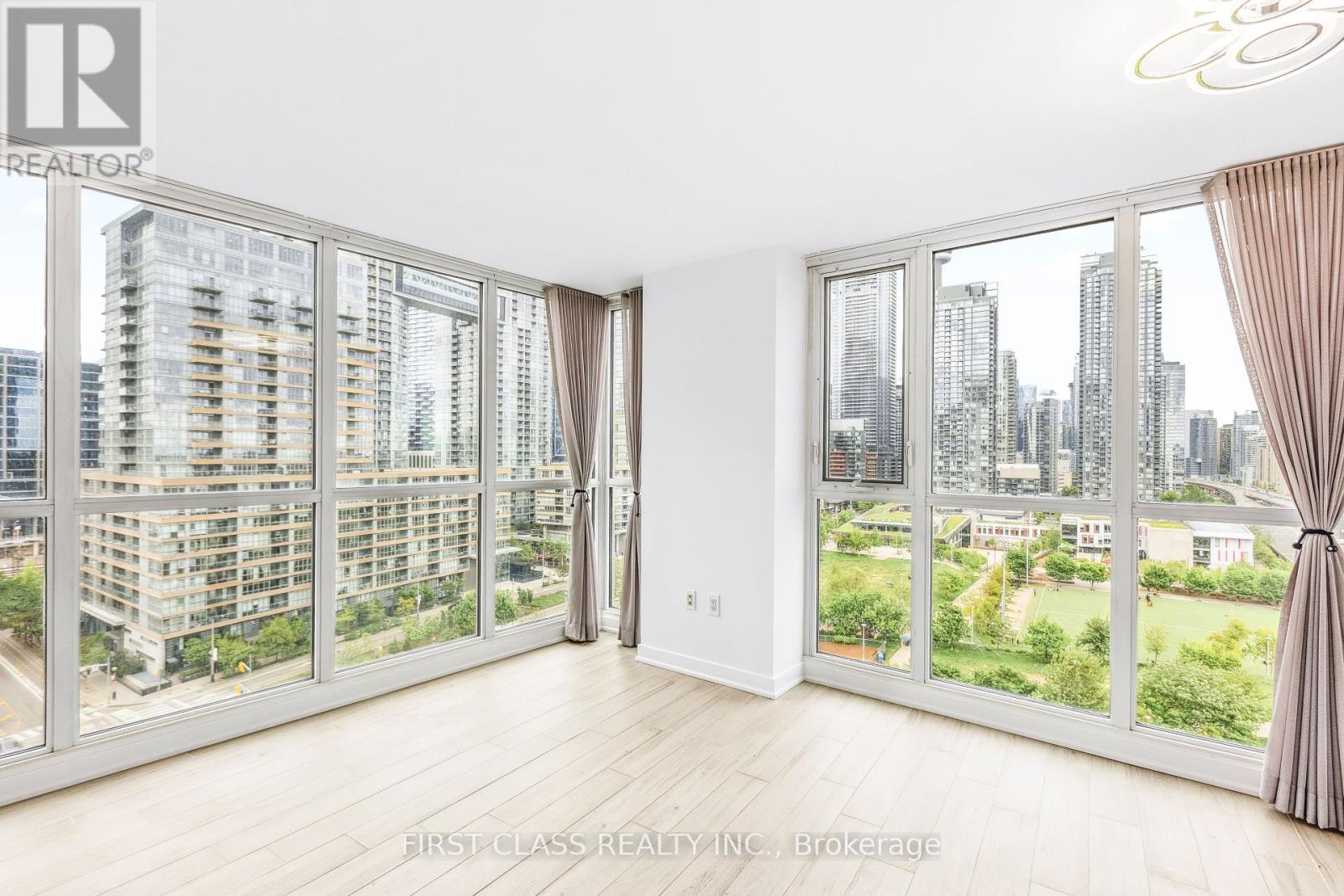Photo 16 of 1601 75 Queens Wharf Road, Toronto ON