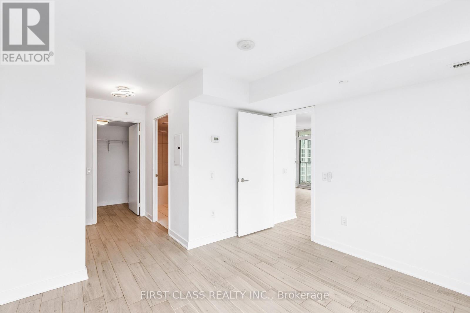 Photo 14 of 1601 75 Queens Wharf Road, Toronto ON
