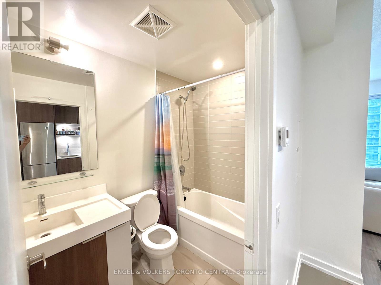 Photo 6 of 1011 20 Tubman Avenue, Toronto ON