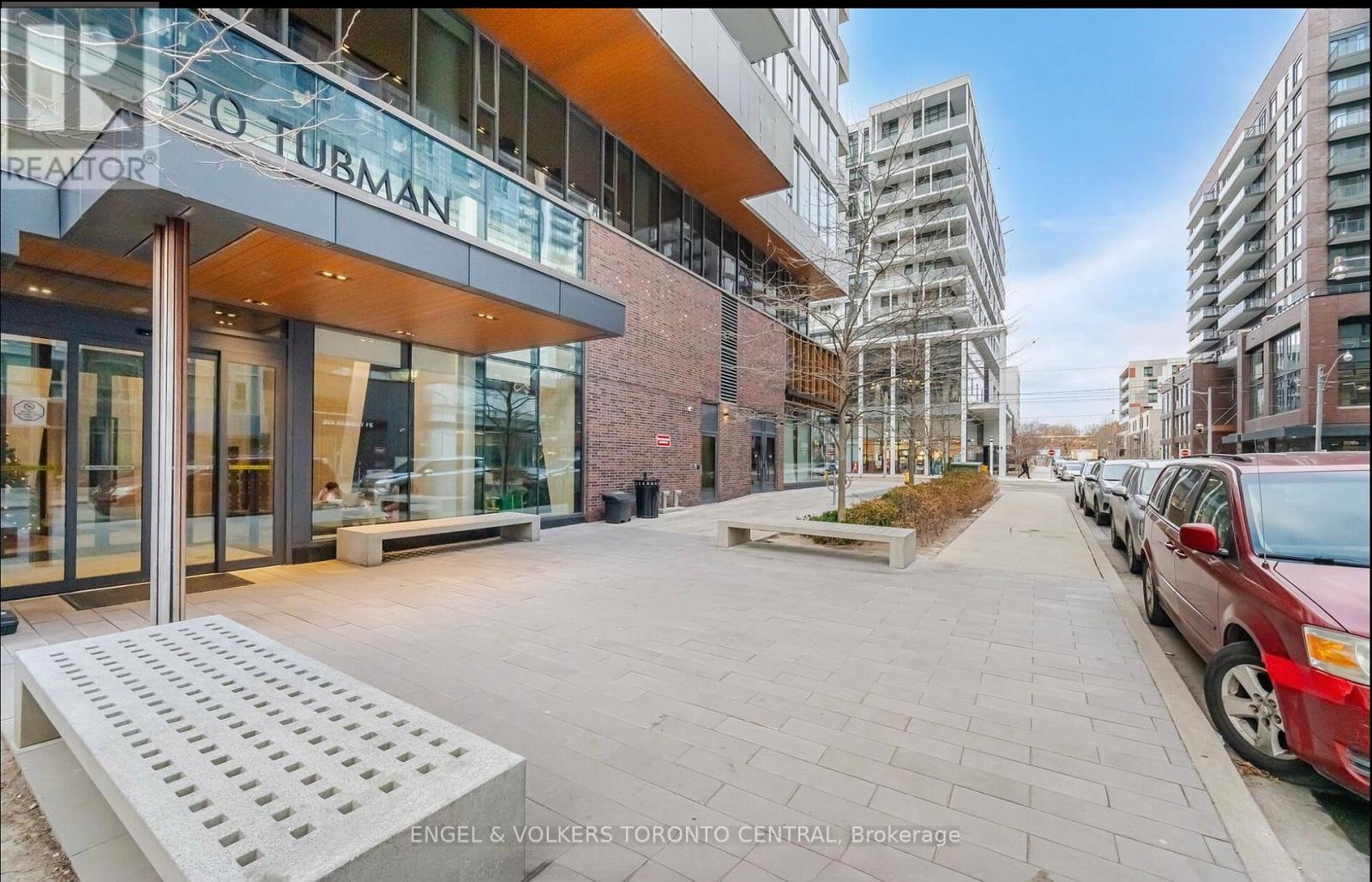 #1011 20 TUBMAN AVENUE - 2