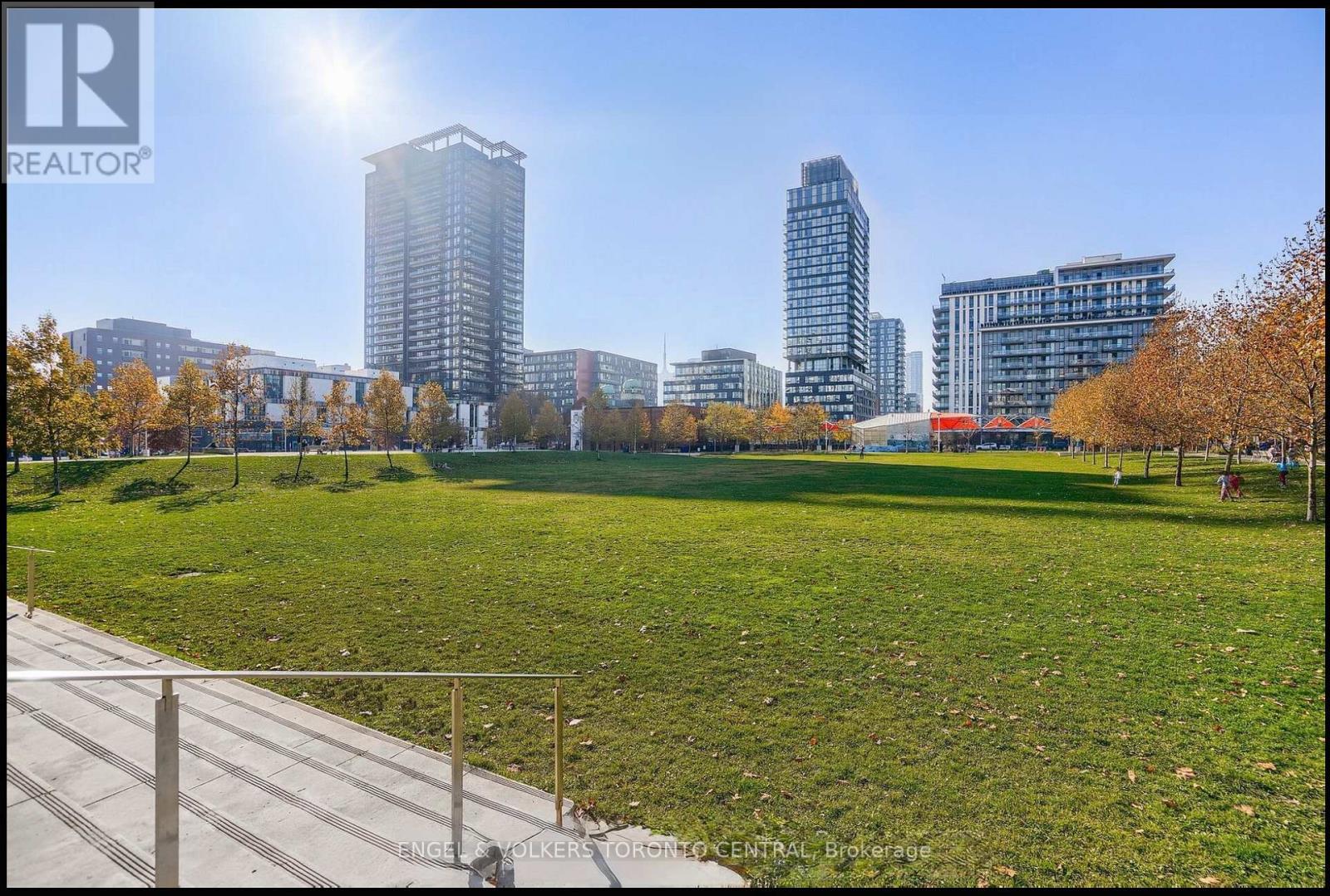 Photo 10 of 1011 20 Tubman Avenue, Toronto ON
