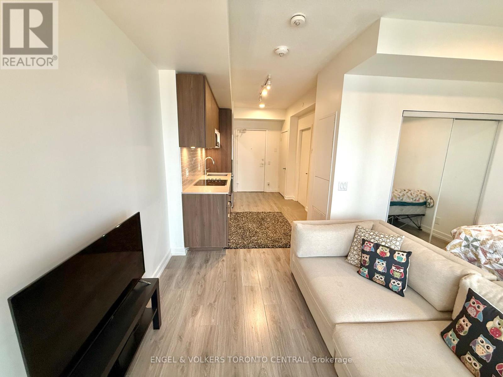 #1011 20 TUBMAN AVENUE - 9