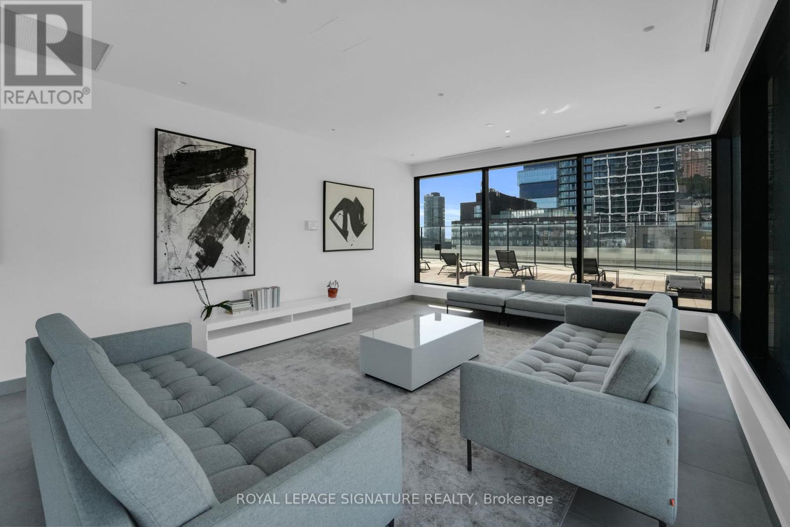 Photo 3 of 1906 55 Ontario Street, Toronto ON