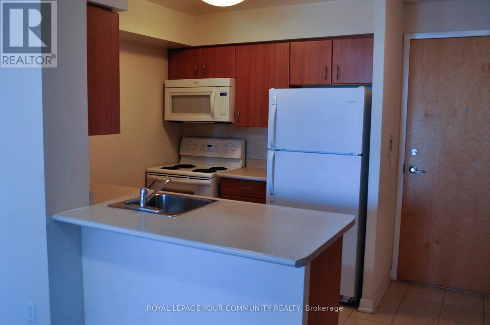 Photo 10 of 902 4968 Yonge Street, Toronto ON