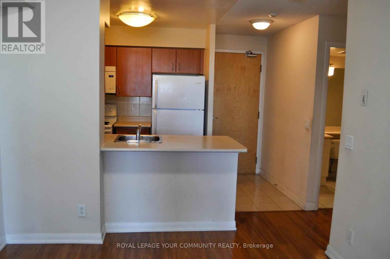 Photo 3 of 902 4968 Yonge Street, Toronto ON