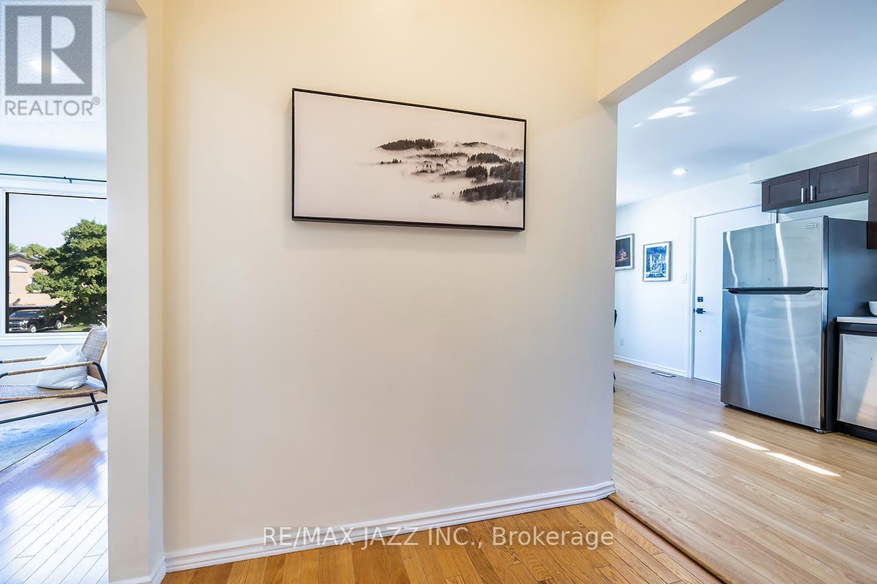 Photo 19 of 843 Charisma Crescent, Oshawa ON