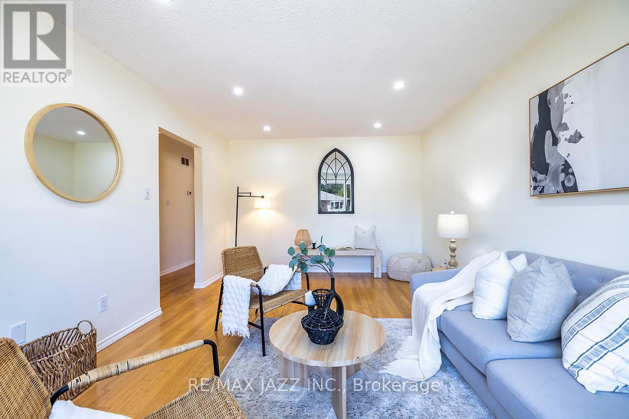 Photo 35 of 843 Charisma Crescent, Oshawa ON