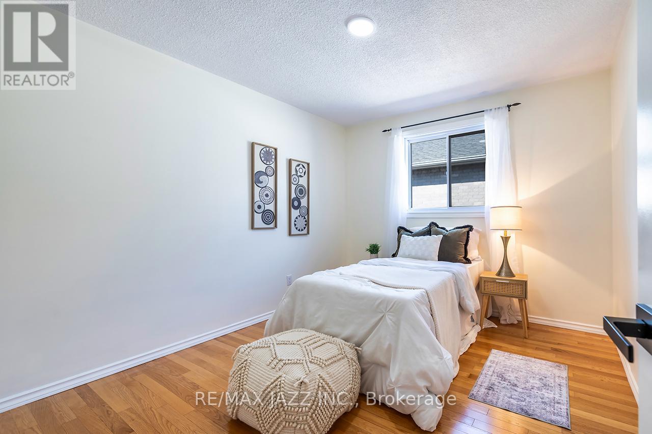 Photo 37 of 843 Charisma Crescent, Oshawa ON