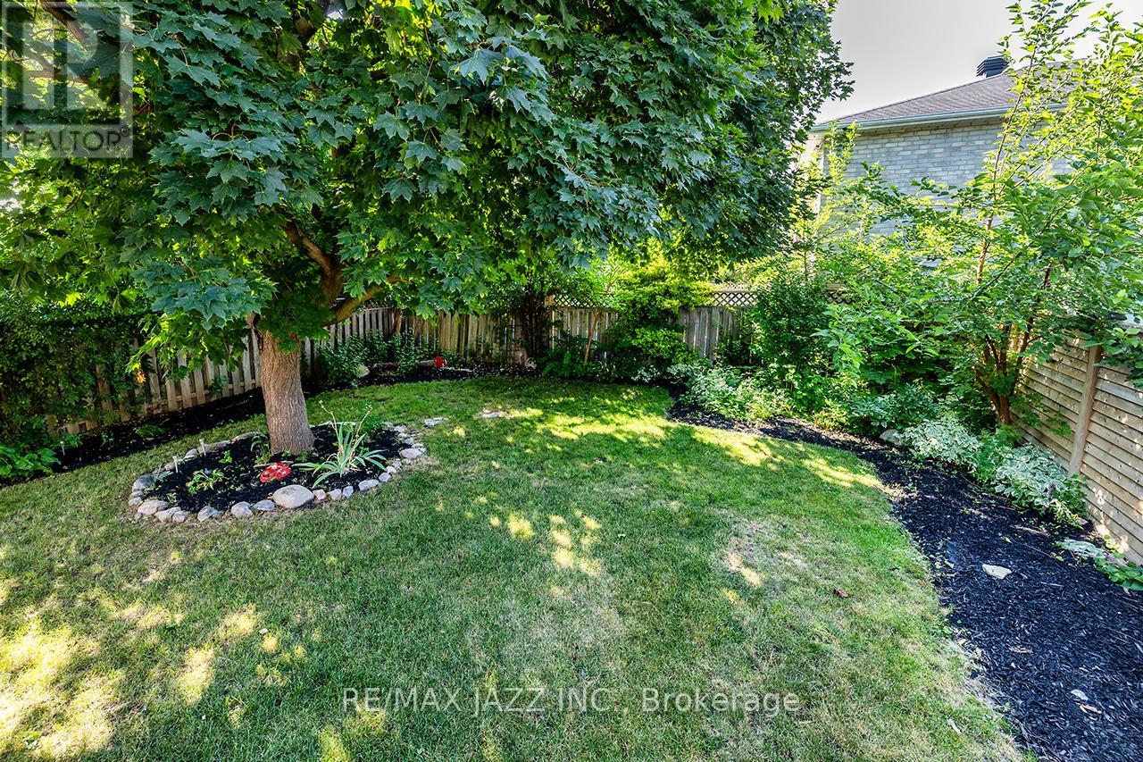 Photo 39 of 843 Charisma Crescent, Oshawa ON