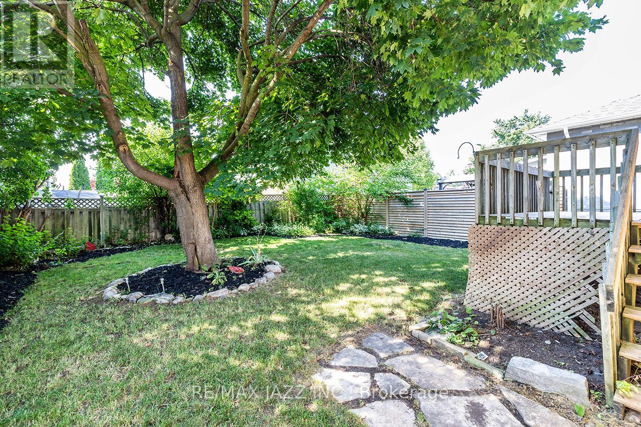 Photo 3 of 843 Charisma Crescent, Oshawa ON