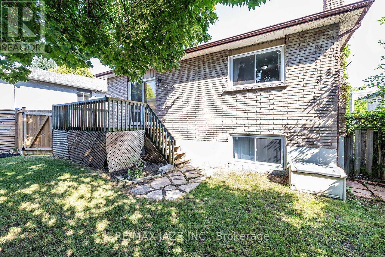 Photo 15 of 843 Charisma Crescent, Oshawa ON