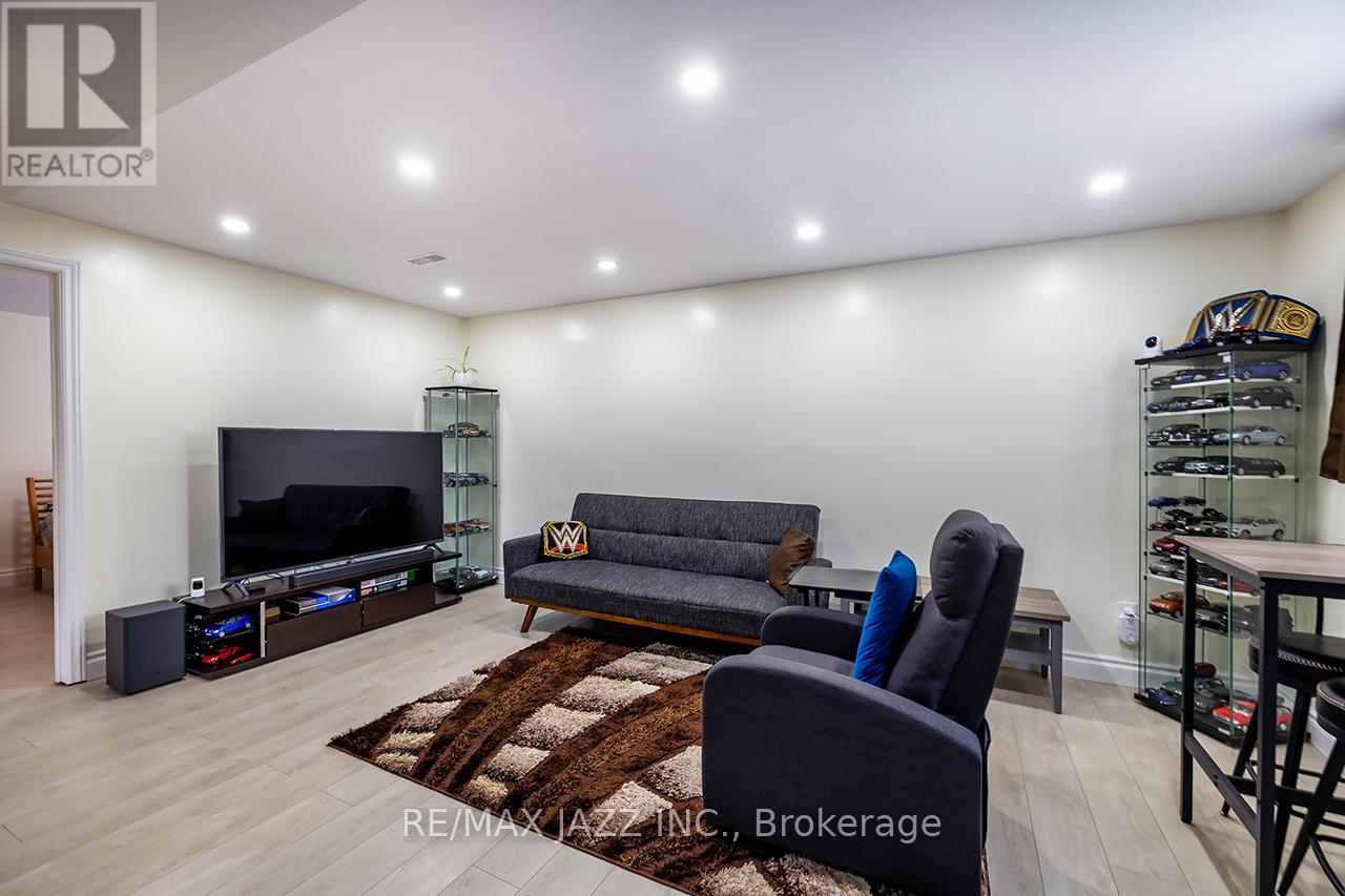 Photo 46 of 843 Charisma Crescent, Oshawa ON