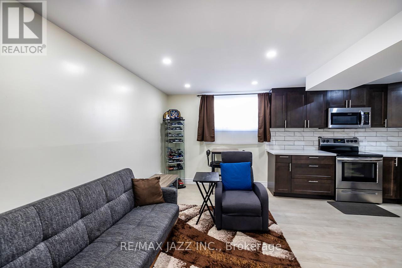 Photo 25 of 843 Charisma Crescent, Oshawa ON