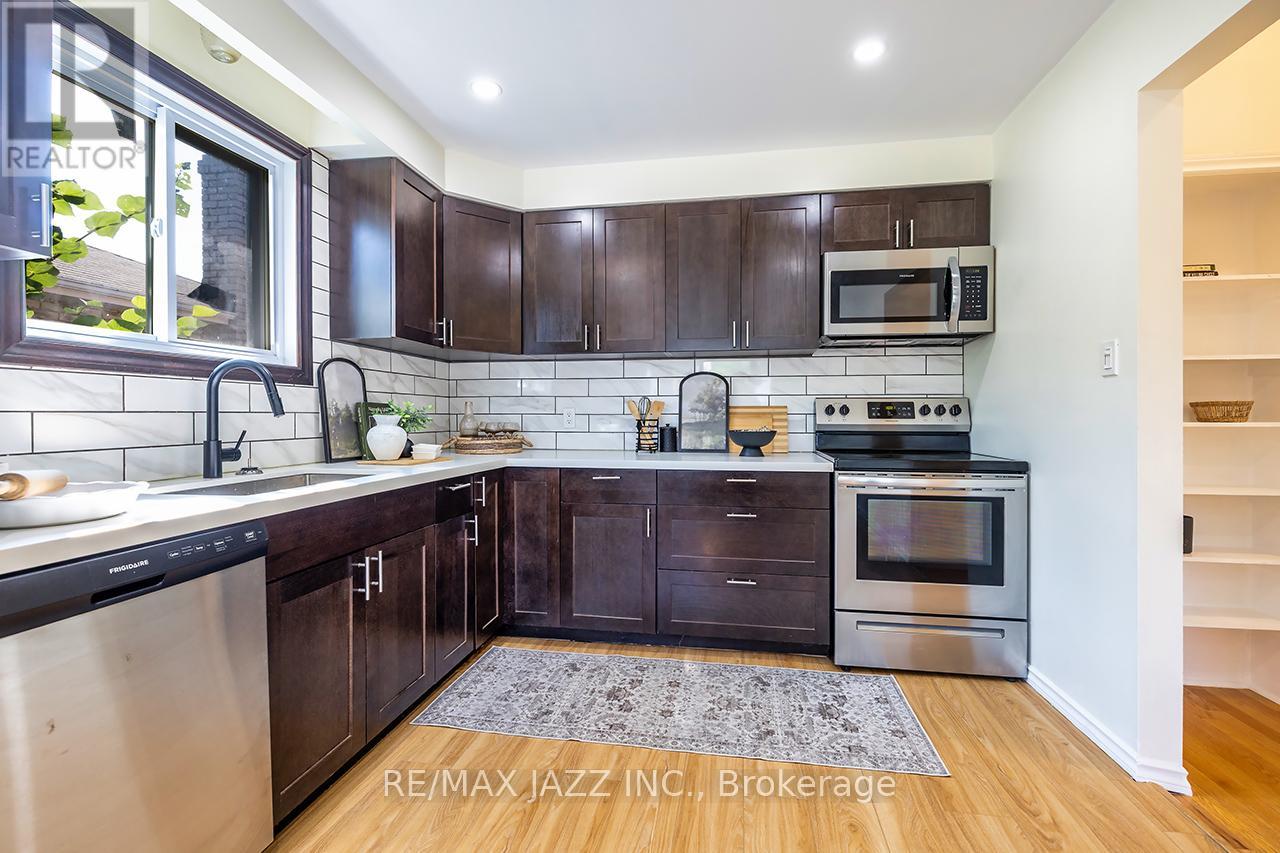 Photo 16 of 843 Charisma Crescent, Oshawa ON