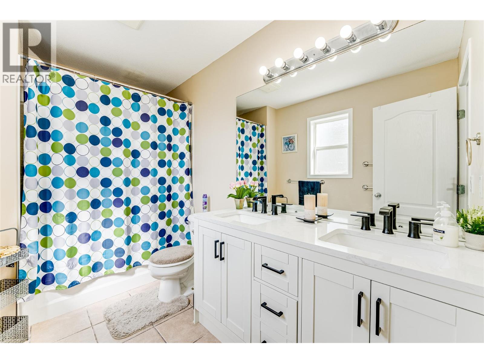 Photo 4 of 5808 Richfield Place, Vernon BC