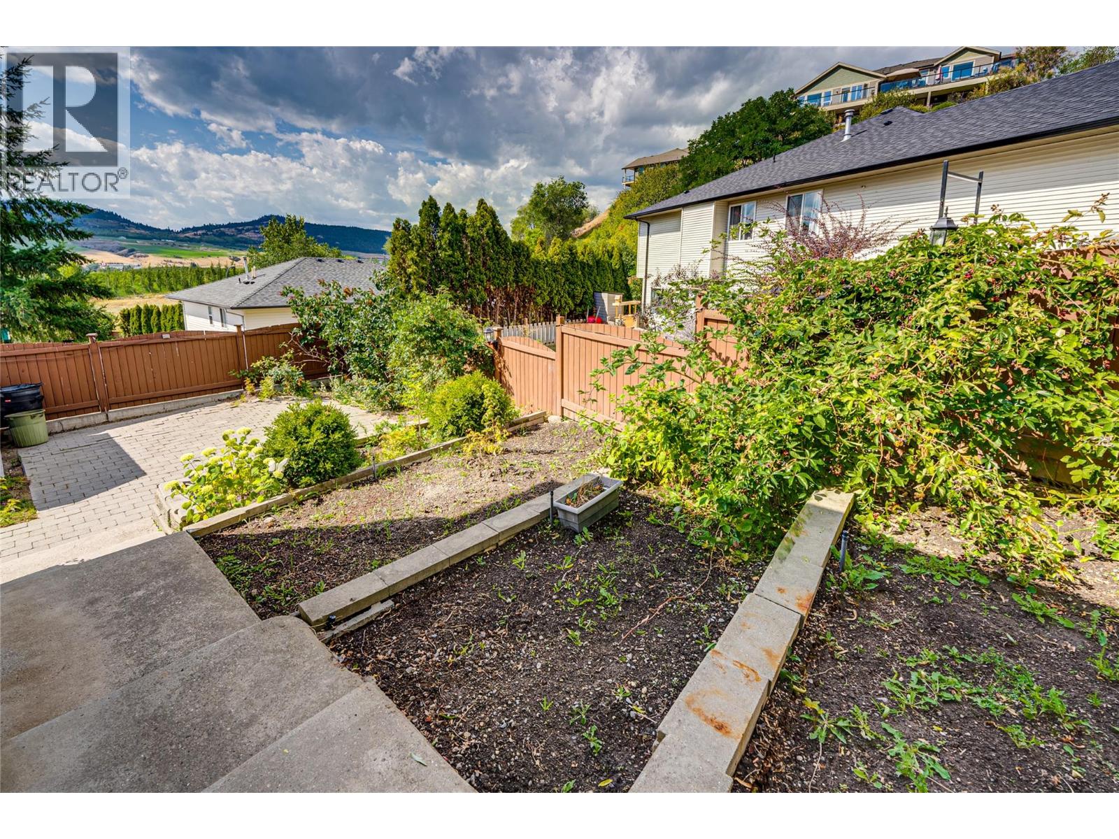 Photo 6 of 5808 Richfield Place, Vernon BC