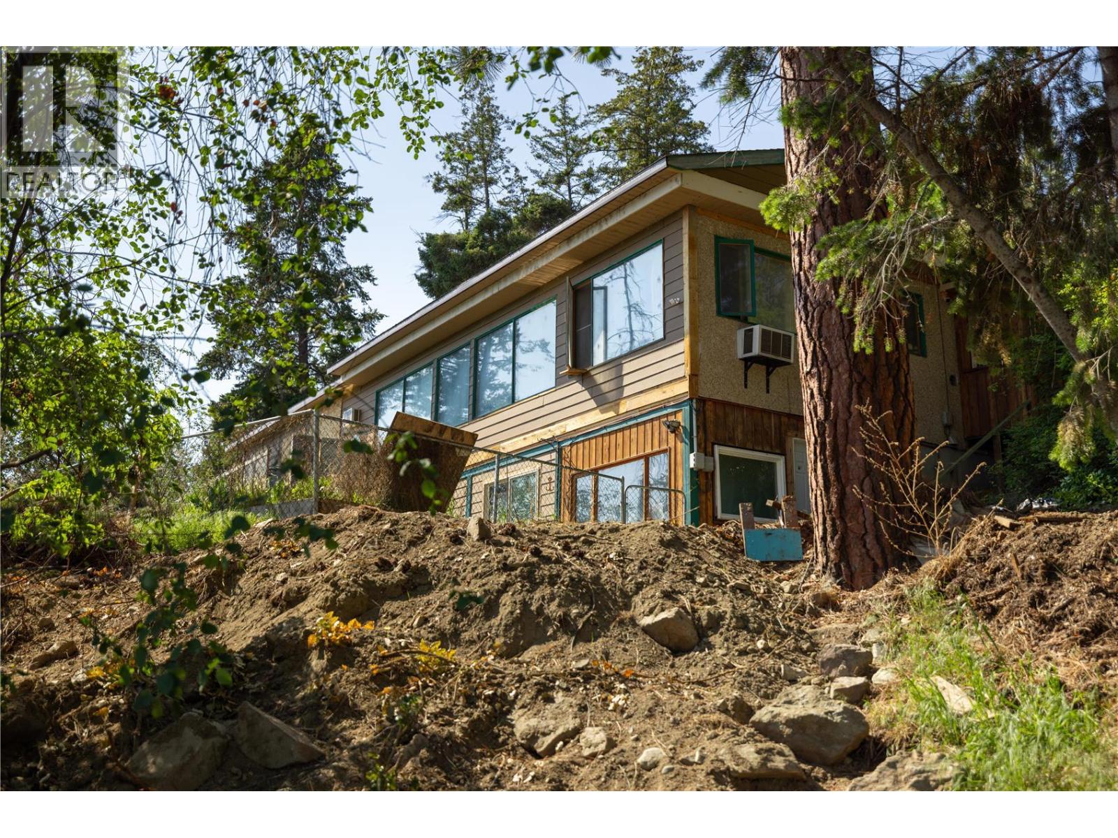 7260 Highway 97 Highway South, Peachland