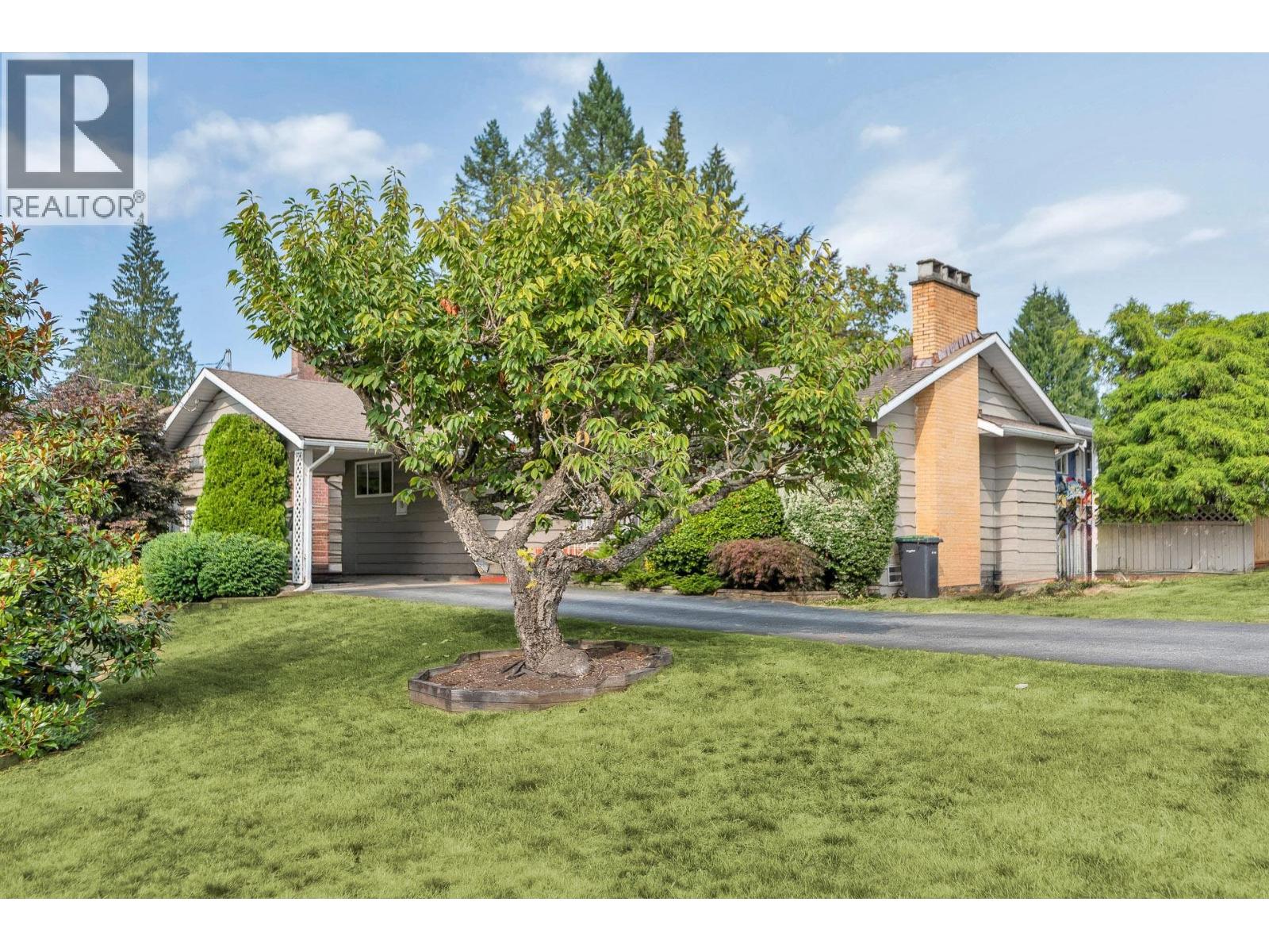Photo 3 of 837 Poirier Street, Coquitlam BC