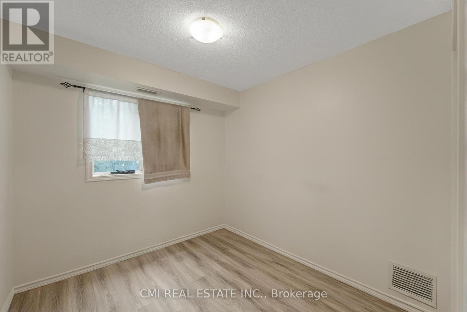 Photo 4 of 203 5225 Finch Avenue E, Toronto ON