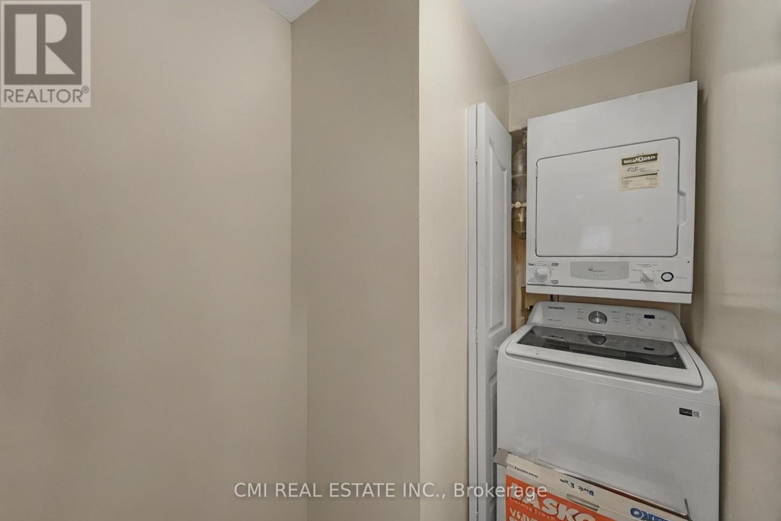 Photo 16 of 203 5225 Finch Avenue E, Toronto ON