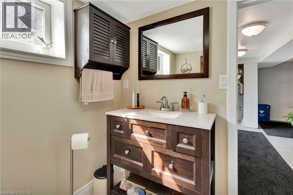 Photo 18 of 131 Clark Avenue Unit Lower, Kitchener ON