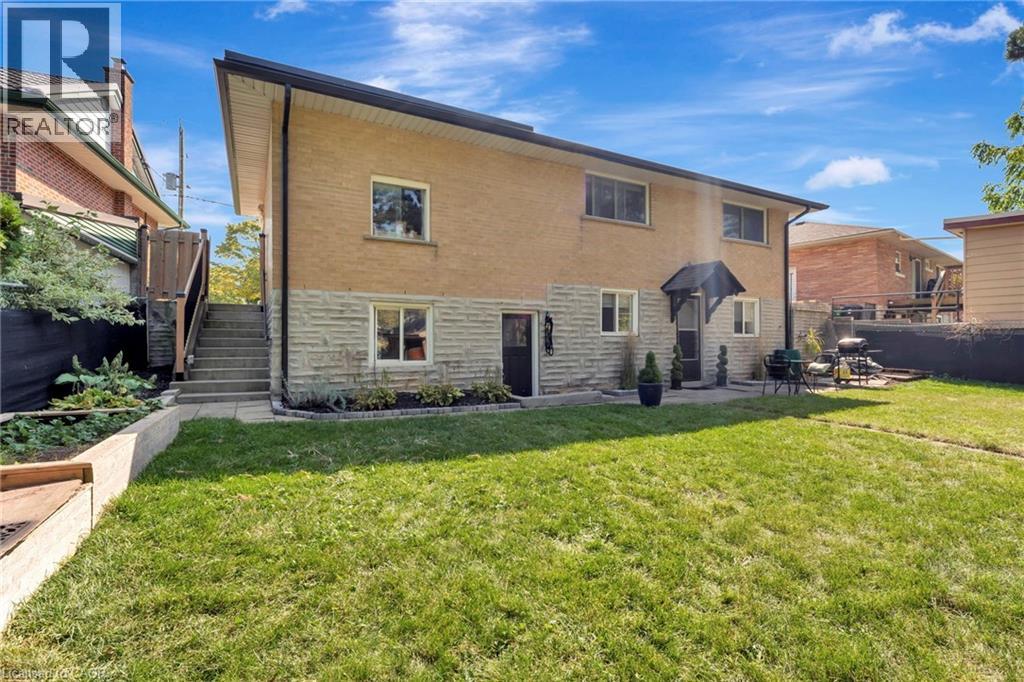Photo 17 of 131 Clark Avenue Unit Lower, Kitchener ON