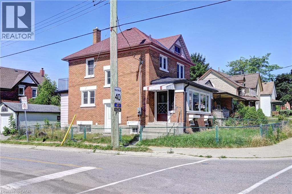 Photo 6 of 147 Courtland Avenue E, Kitchener ON