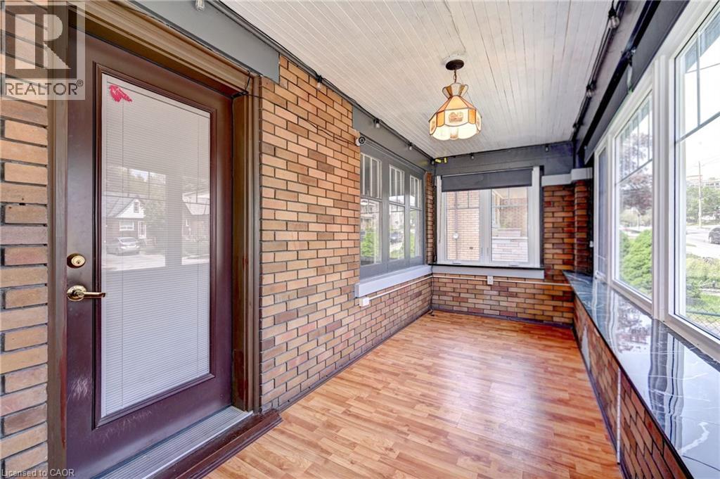 Photo 11 of 147 Courtland Avenue E, Kitchener ON