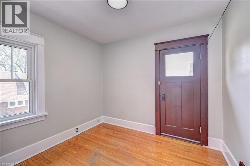 Photo 5 of 147 Courtland Avenue E, Kitchener ON