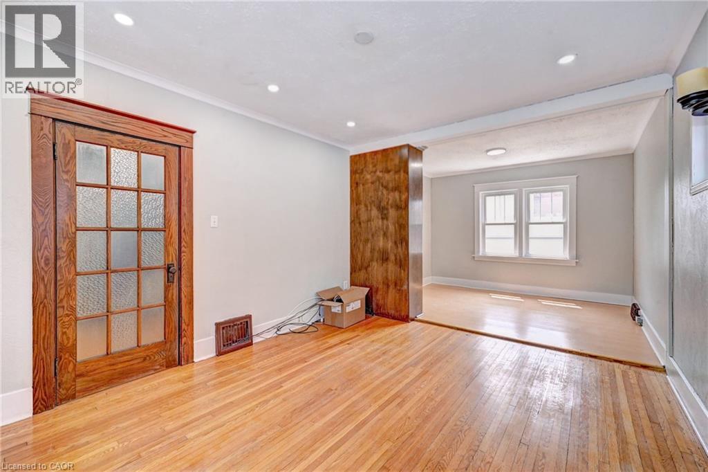 Photo 21 of 147 Courtland Avenue E, Kitchener ON