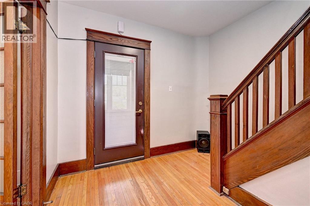 Photo 14 of 147 Courtland Avenue E, Kitchener ON