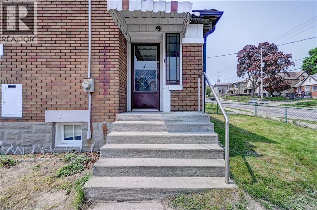 Photo 16 of 147 Courtland Avenue E, Kitchener ON