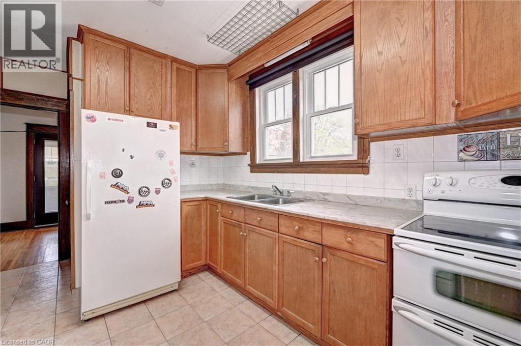 Photo 22 of 147 Courtland Avenue E, Kitchener ON