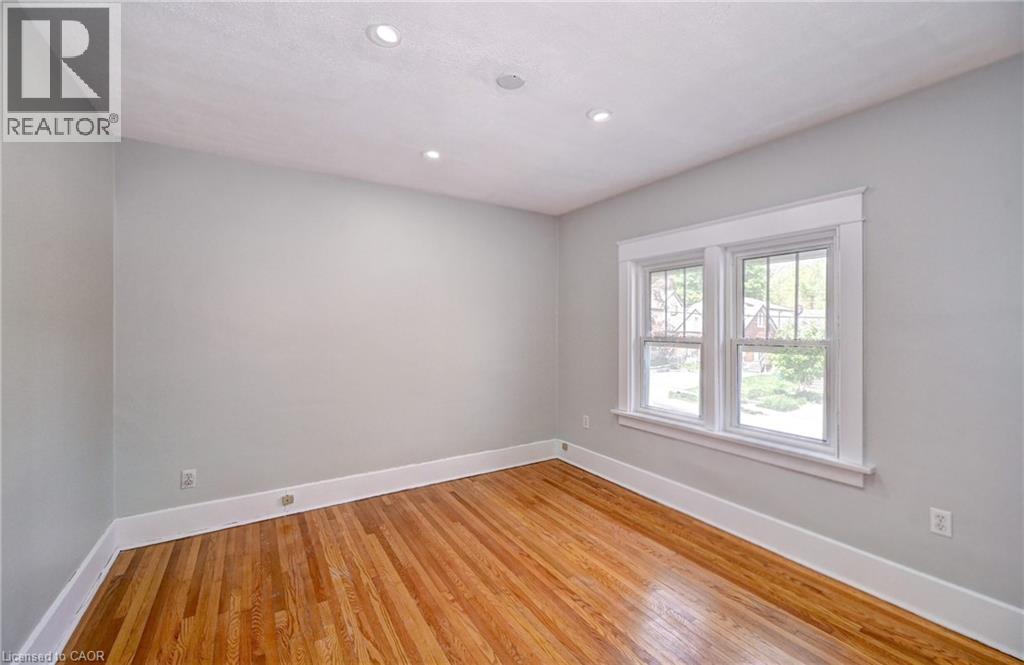 Photo 17 of 147 Courtland Avenue E, Kitchener ON