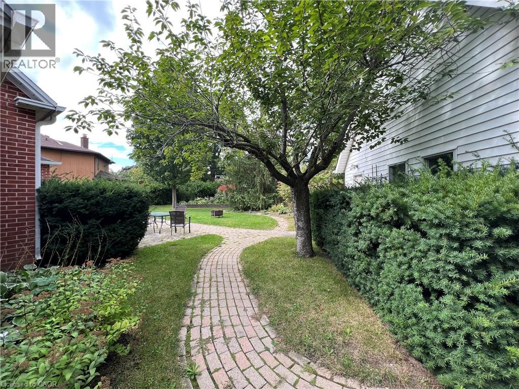 Photo 17 of 447 459 Blue Heron Ridge, Cambridge ON