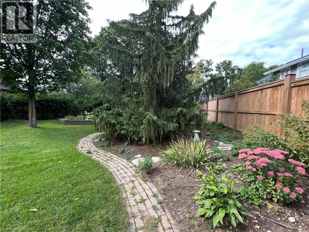Photo 2 of 447 459 Blue Heron Ridge, Cambridge ON