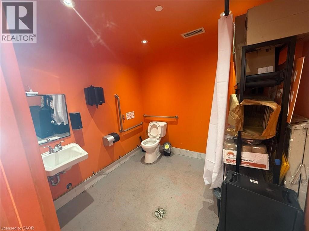 Photo 2 of 203 Albert Street Unit 3, Waterloo ON