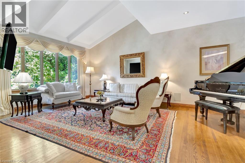 Photo 17 of 32 Maple Hill Drive, Kitchener ON