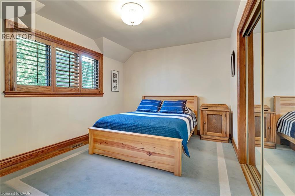 Photo 26 of 32 Maple Hill Drive, Kitchener ON