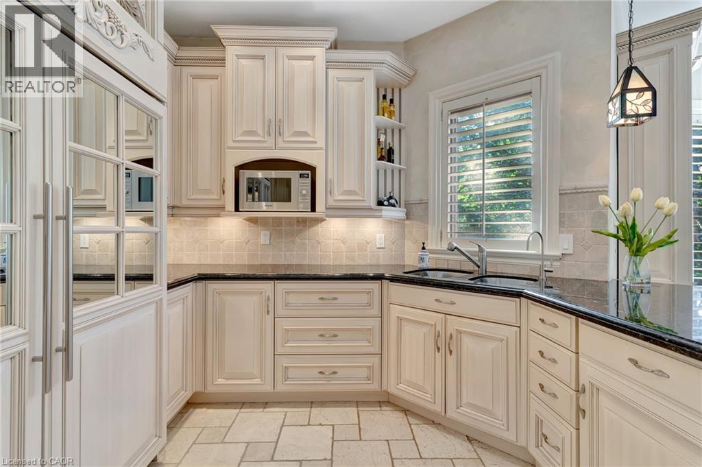 Photo 1 of 32 Maple Hill Drive, Kitchener ON