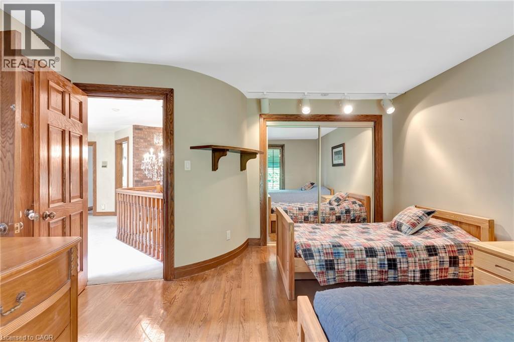 Photo 27 of 32 Maple Hill Drive, Kitchener ON